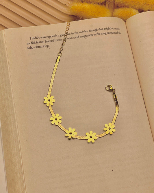 Tiny Bloom Bracelet